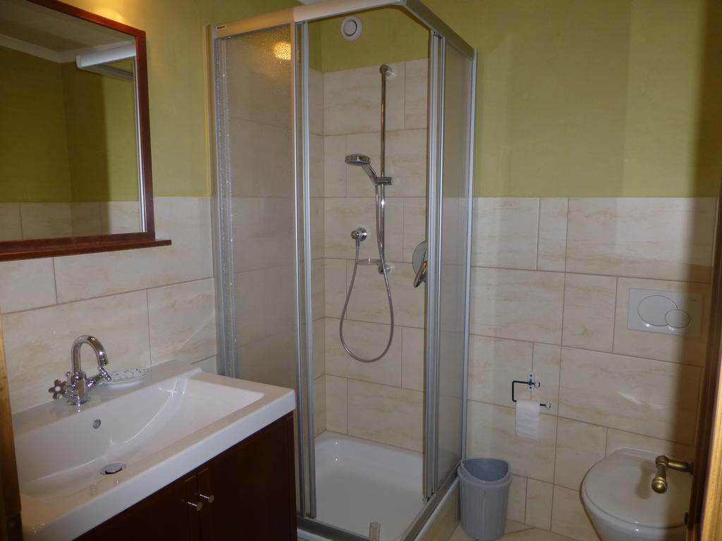Apart Raetia Apartment Pfunds Room photo